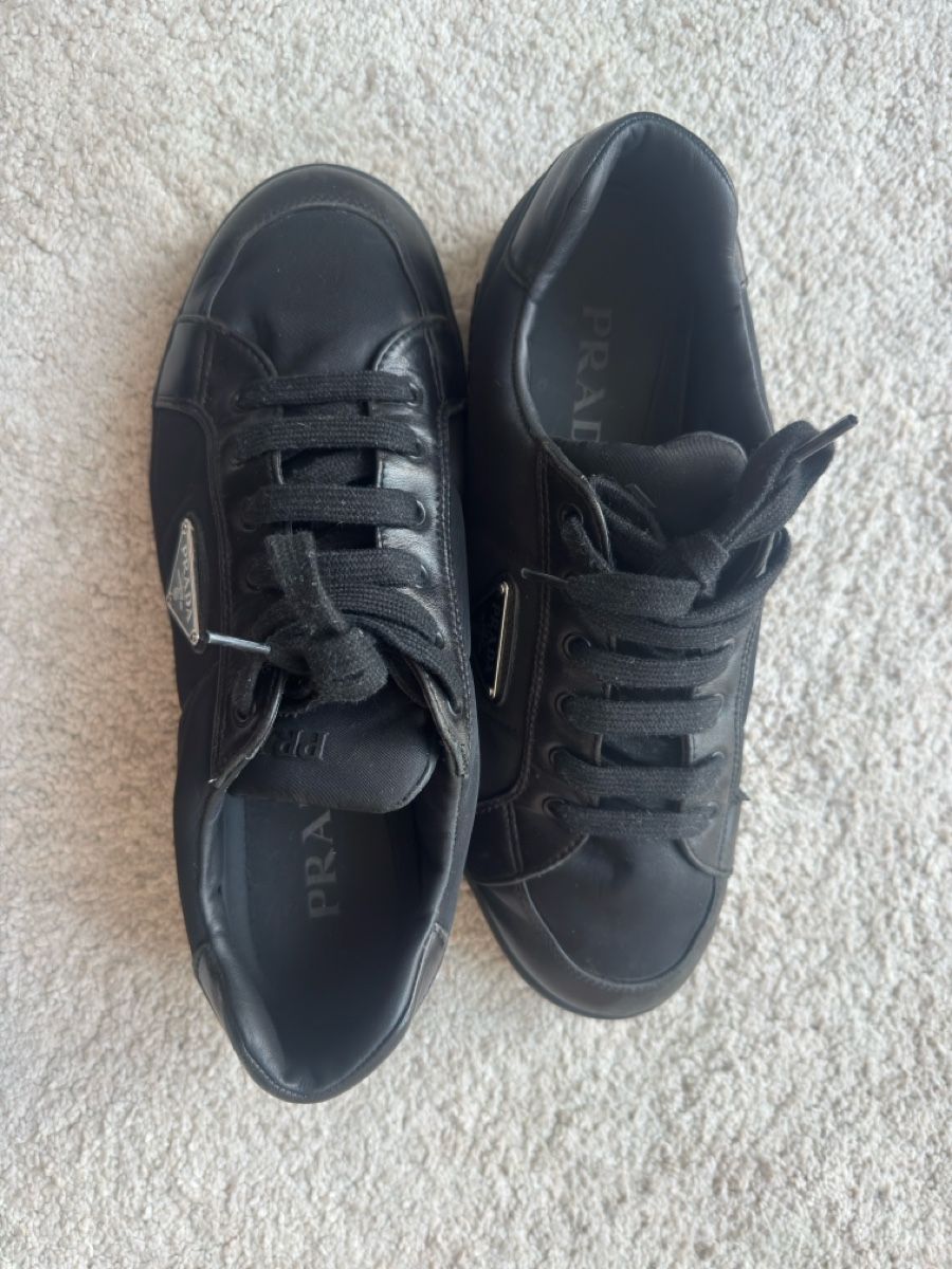 Prada Scarpe da uomo: Used Black Prada Sneakers, Size 41, Great Condition! – Usato da Herrliberg venduto da erh_r2tw