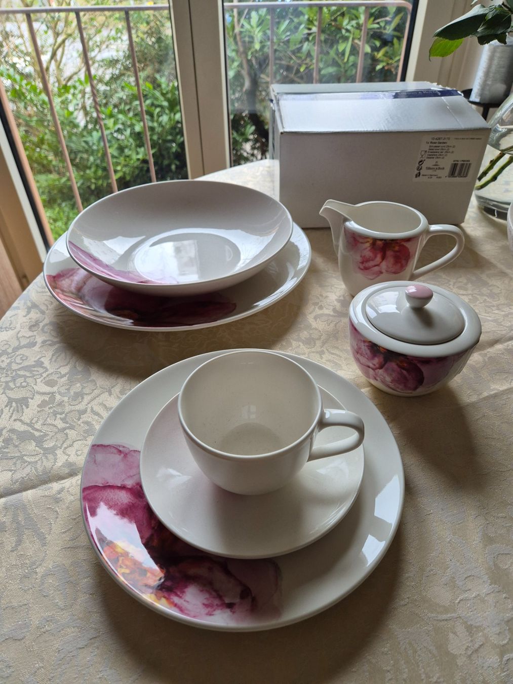 Villeroy & Boch Set di piatti: Geschirrset Rose Garden Villeroy & Boch – Nuovo e nell'imballaggio originale da Zürich venduto da canteiros
