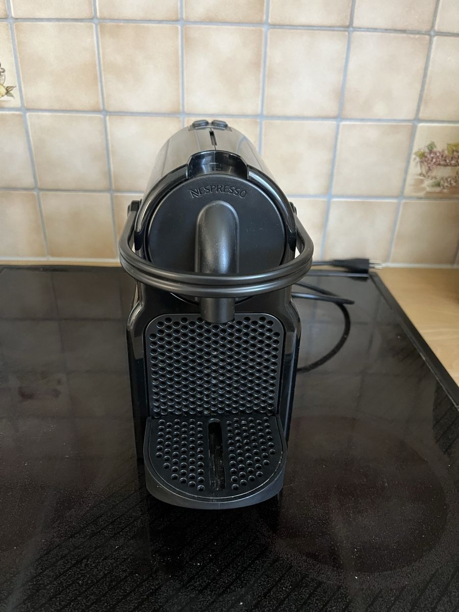 König Kaffeemaschinen & Espressomaschinen: Kaffeemaschine Nespresso Pixie König – Defekt aus Winterthur von vifrage