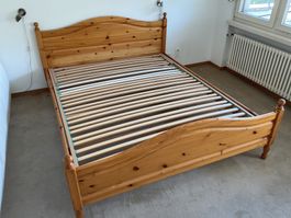 Holzbett Kiefer Massiv mit Lattenrost 160 x 200 cm gebraucht