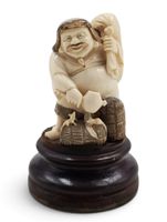 Interessante Japanische Figur 