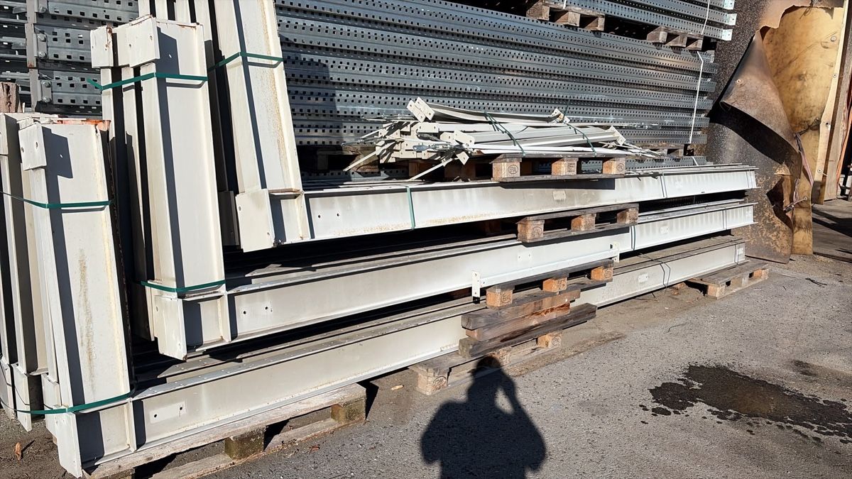 Scaffali: Kragarmregal / Kragarmgestell – Usato da Niederuzwil venduto da Solutions4industry 1