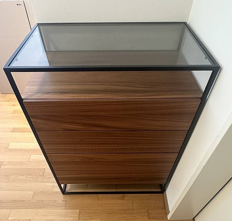 Interio Cassettiere: Interio Designer-Kommode mit schwarzem Metallgestell – Usato da Regensdorf venduto da Karin1 3
