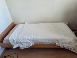 Einzelbett Holzrahmen mit Bico-Flex Lattenrost gebraucht