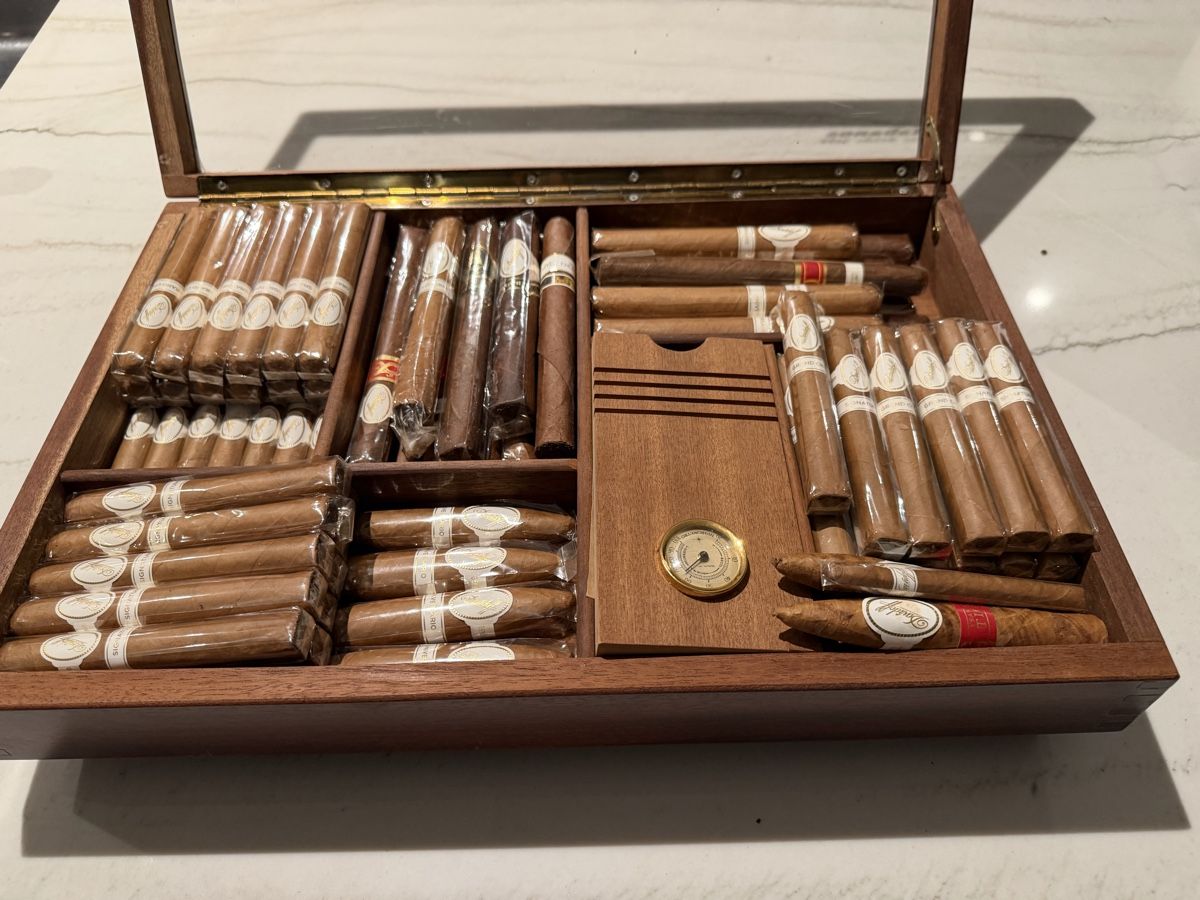 Humidor per sigari: Humidor mit 75 Davodoff Zigarren – Usato da Safenwil venduto da Corahund 2