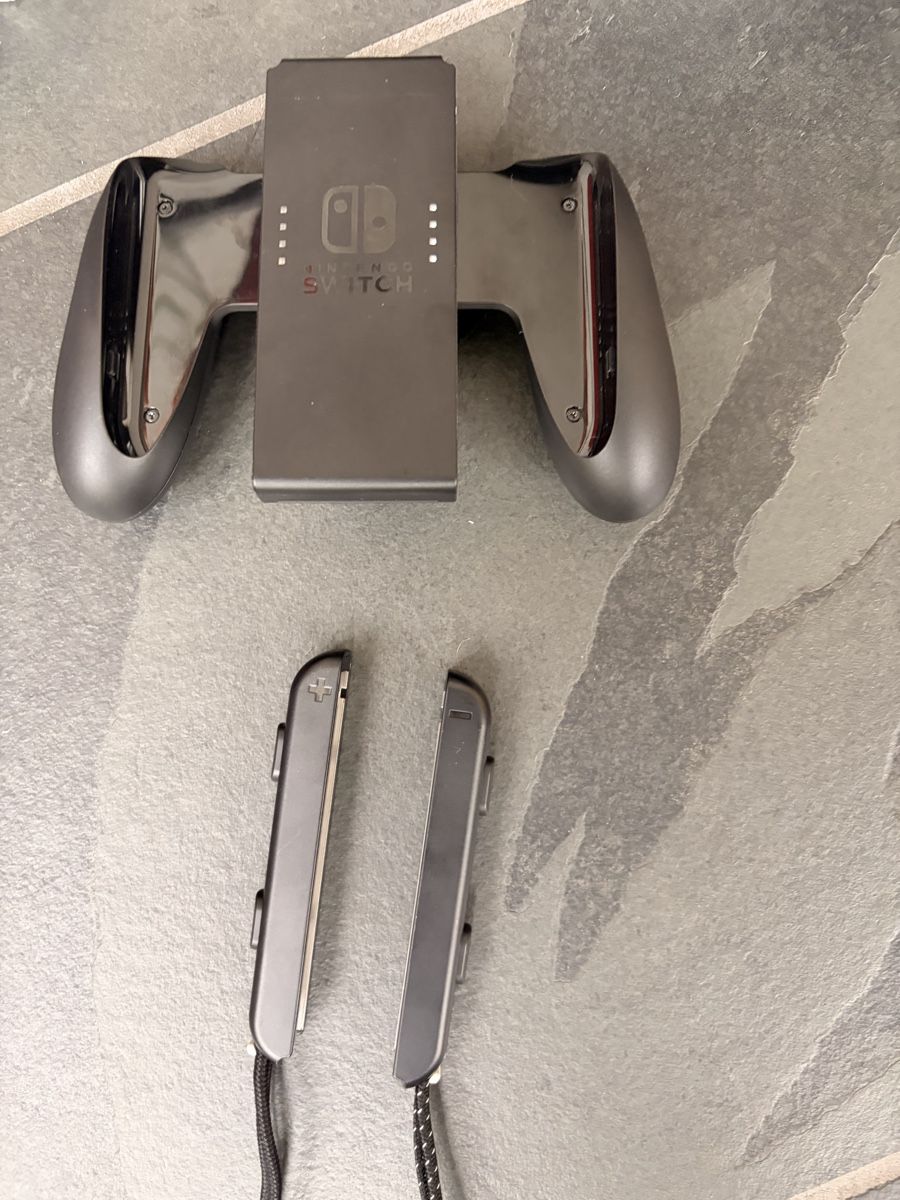 Nintendo Console: Nintendo Switch Oled + Case+Zubehör – Nuovo (secondo la descrizione) da Widen venduto da Dave18. 3
