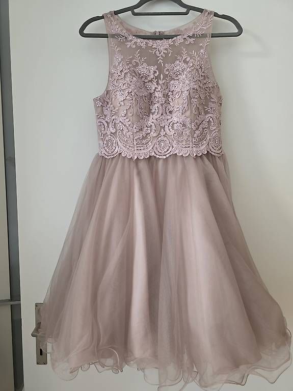 Vestiti: Ballkleid – Usato da Luzern venduto da mos_vvy7 4
