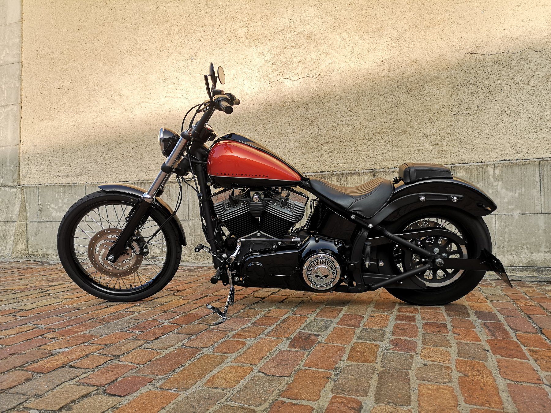 Harley-Davidson Chopper: Harley-Davidson Softail Blackline FXS custom ABS – Gebraucht aus Monnaz von sdmt016 1
