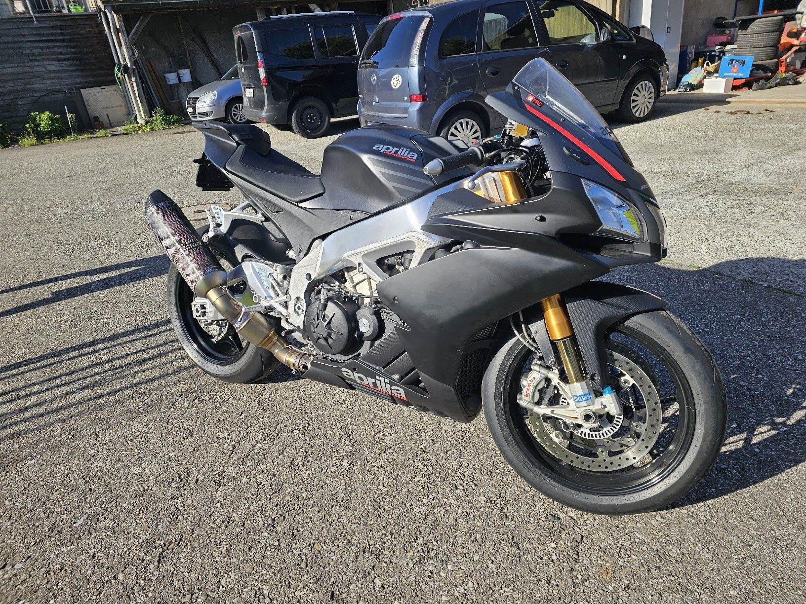 Aprilia Strada: Aprilia RSV4 RR  – Usato da Oensingen venduto da Onalmon 3