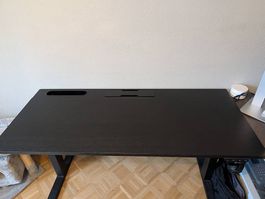 Ikea MITTZON Schreibtisch - Höhenverstellbar