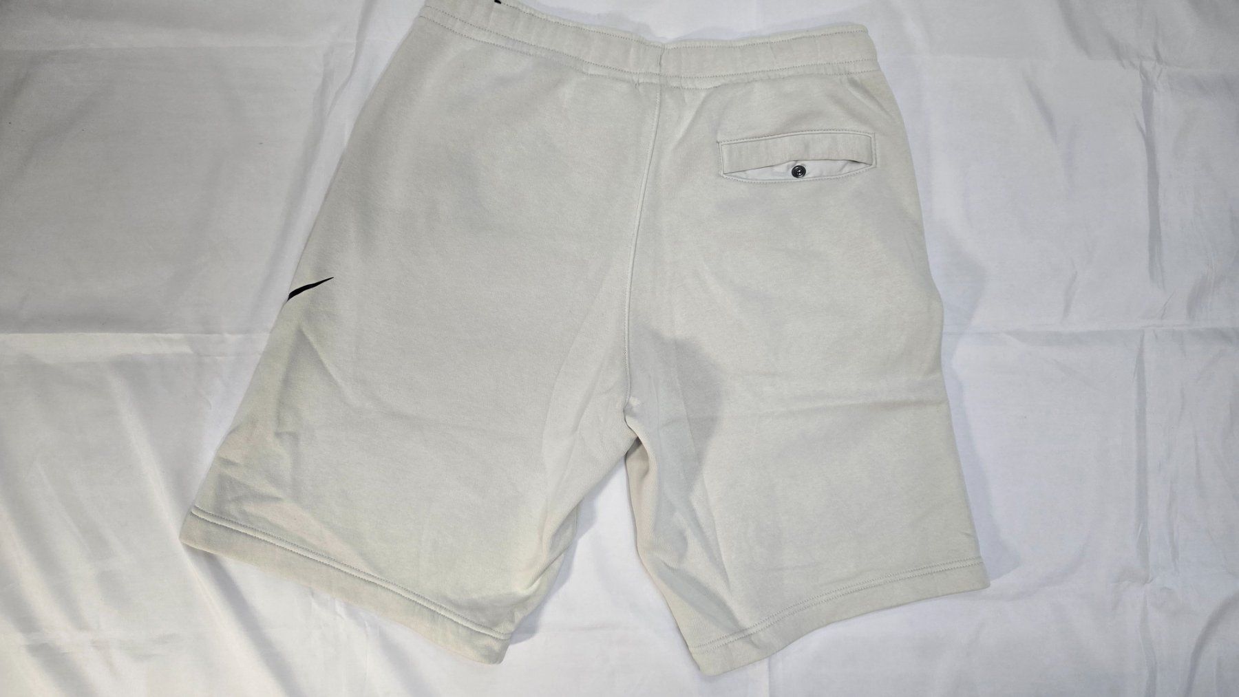 Nike Pantalons: Nike Shorts Gr. M – D'occasion à Löhningen par Sanmyk 1