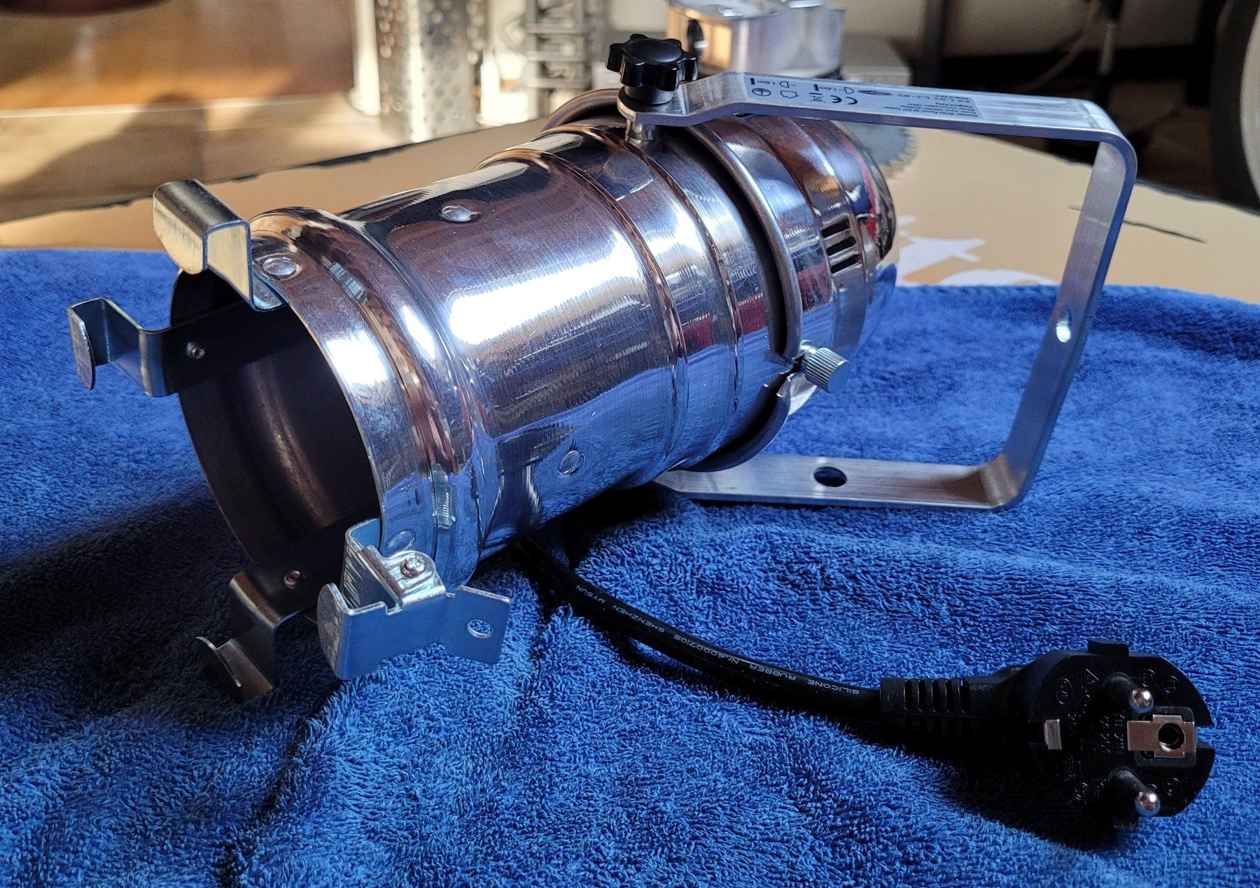 Showtec Lampade: 2 Halogenscheinwerfer – Nuovo e nell'imballaggio originale da Lufingen venduto da parabolica 1
