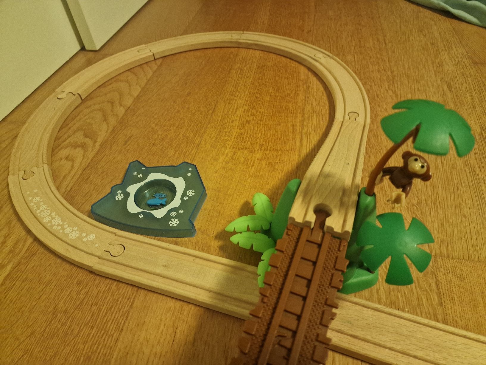 Giocattoli: Playtive Junior Eisenbahn-Set Weltreise – Usato da Uetikon am See venduto da Walkingtothemoon 3