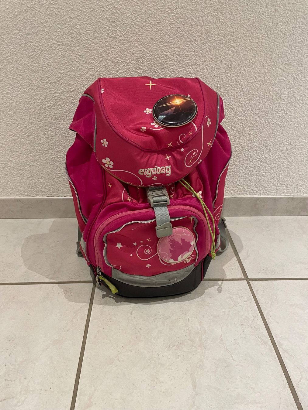 Ergobag Borse & Zaini: ERGOBAG Schulranzen Set, Pink – Usato da Seengen venduto da swossi 1