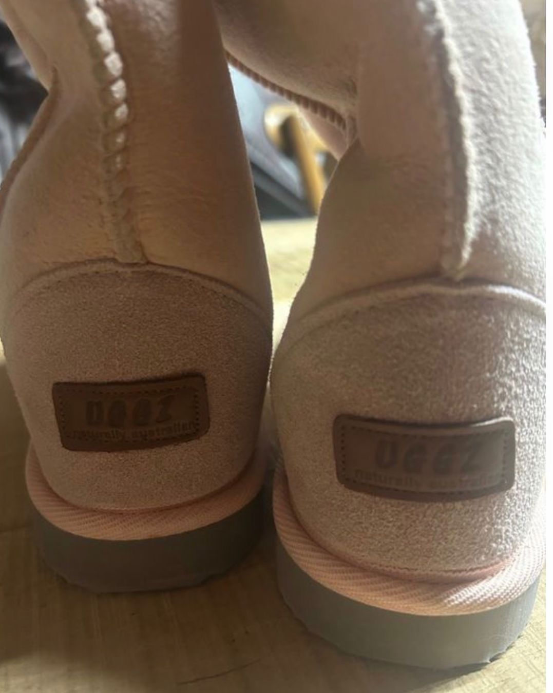 Damenschuhe: Bottes rose style UGG neuves – Neu (gemäss Beschreibung) aus Val-d'Illiez von Dombou 2