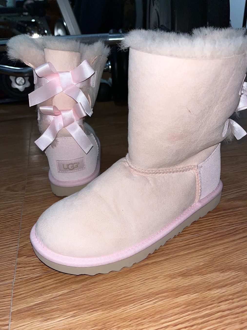 Ugg Damenschuhe: UGG Bailey Bow – Neu (gemäss Beschreibung) aus Frick von mih_zlp8