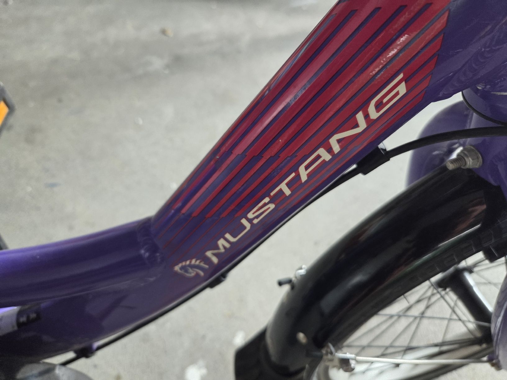 Veicoli per bambini: Kindervelo Mustang violet 18 Zoll  – Usato da Egliswil venduto da m-bruder 1