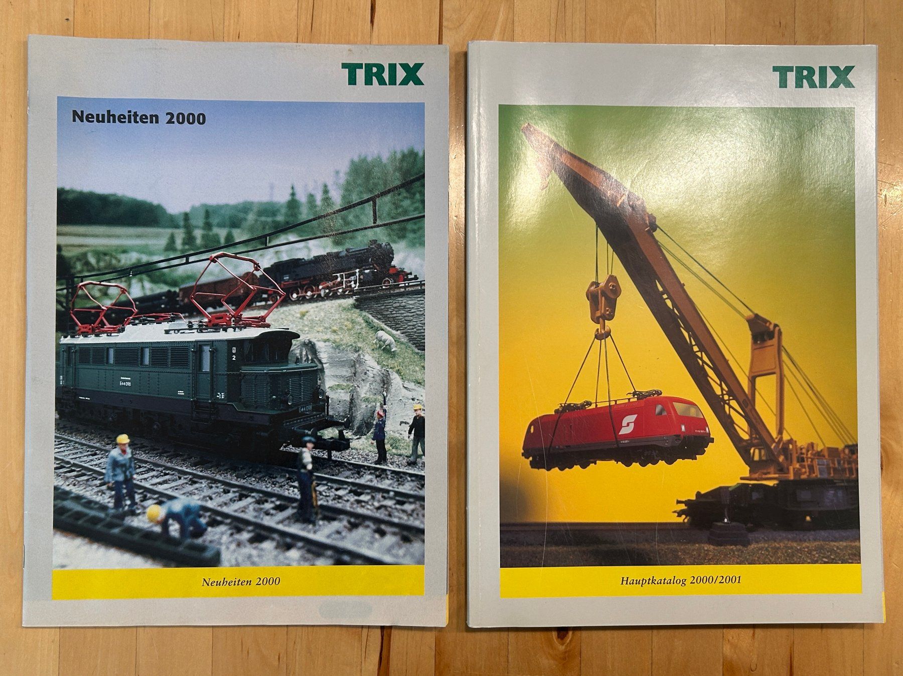 Trix Modelleisenbahnen: 2 TRIX Modellbahn Kataloge 2000/2001 – MINITRIX und TRIX – Gebraucht aus Grafstal von Teddli