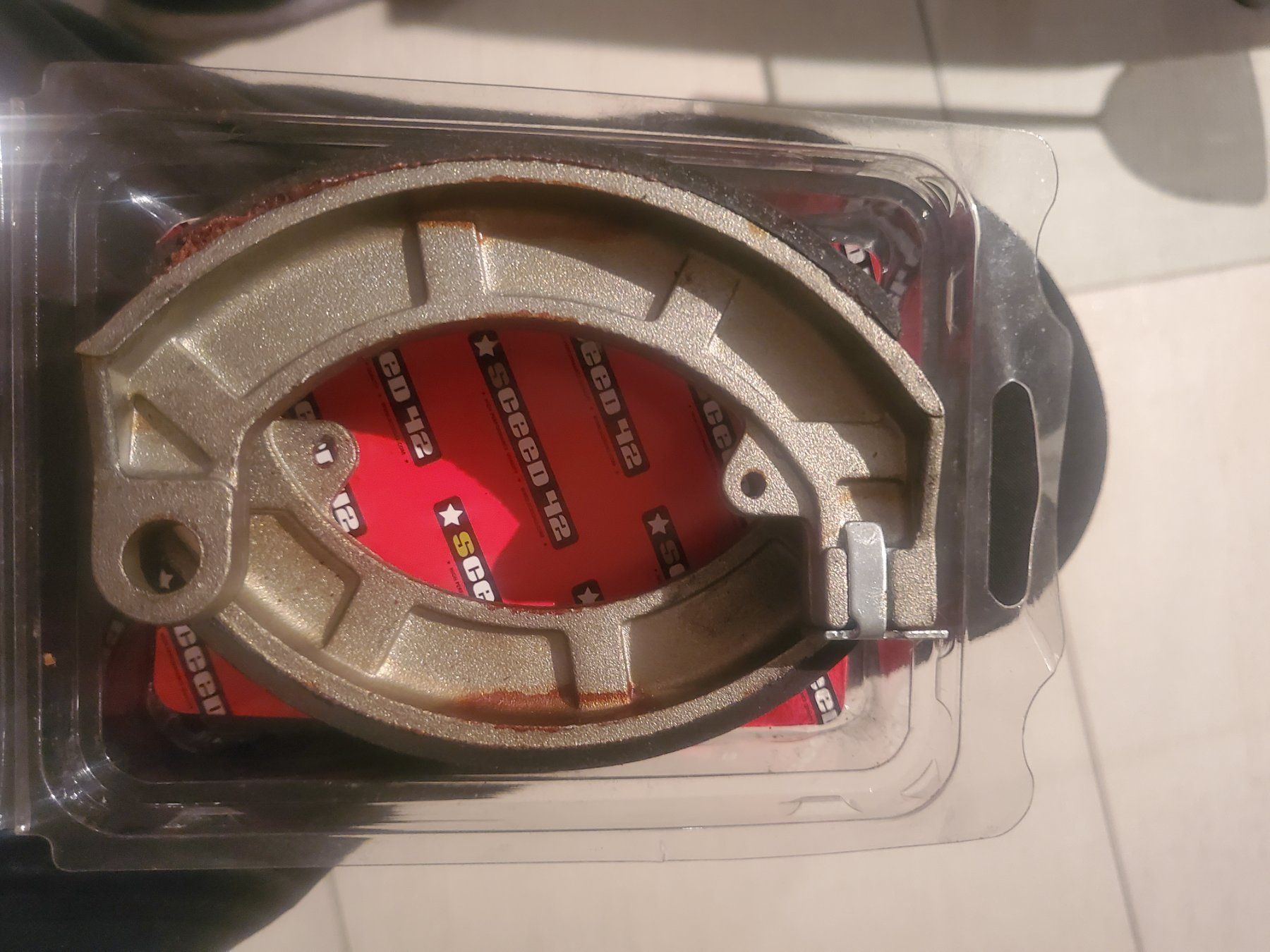 Vespa Tutti pezzi di ricambio per scooter: Bremsbacken Vespa hinten nos – Nuovo e nell'imballaggio originale da Balsthal venduto da redcarpet 2
