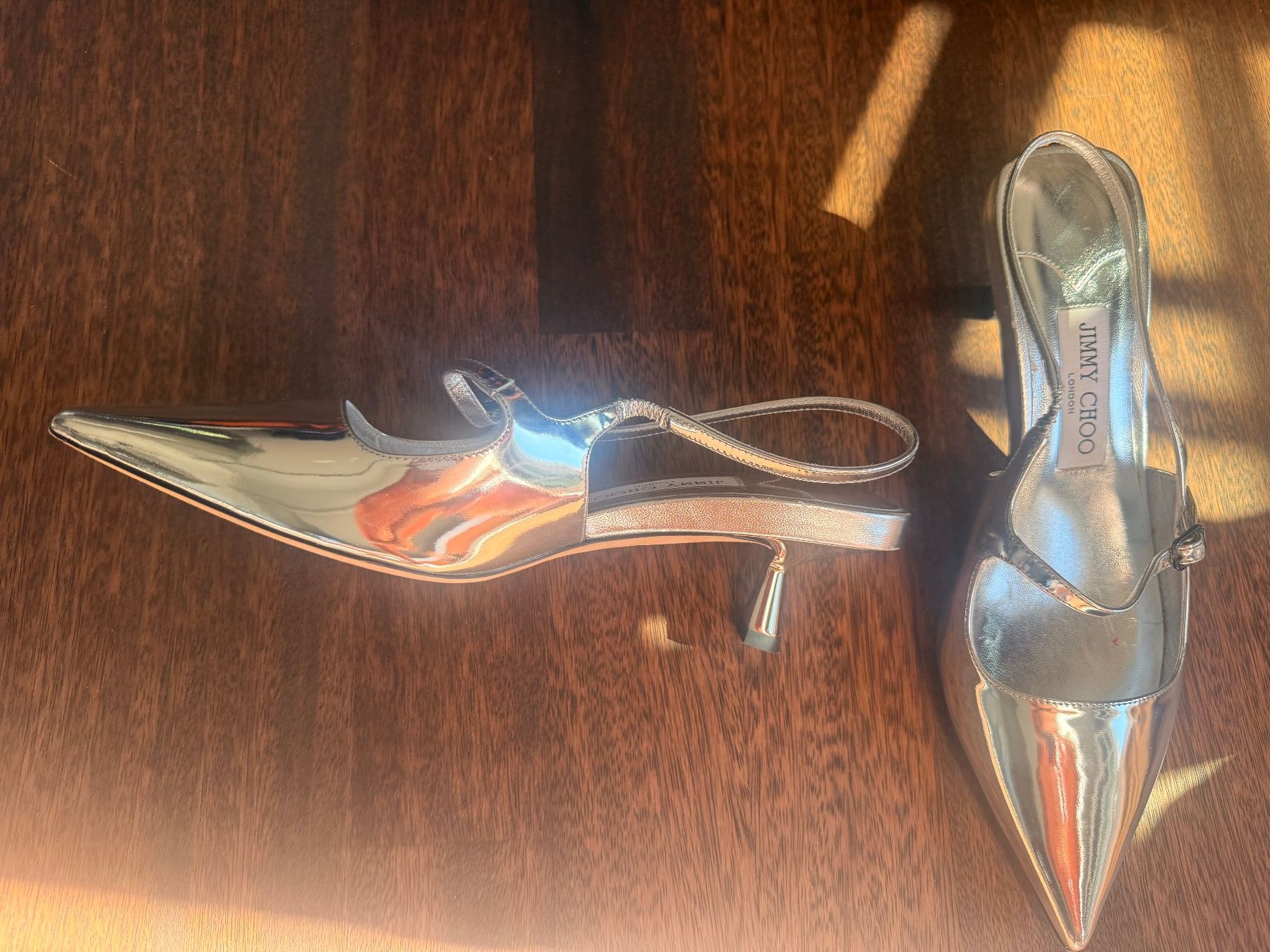 Scarpe da donna: Jimmy Choo Slingback Pumps Silberfarben Lack – Nuovo (secondo la descrizione) da Zürich venduto da inf_n82r 1