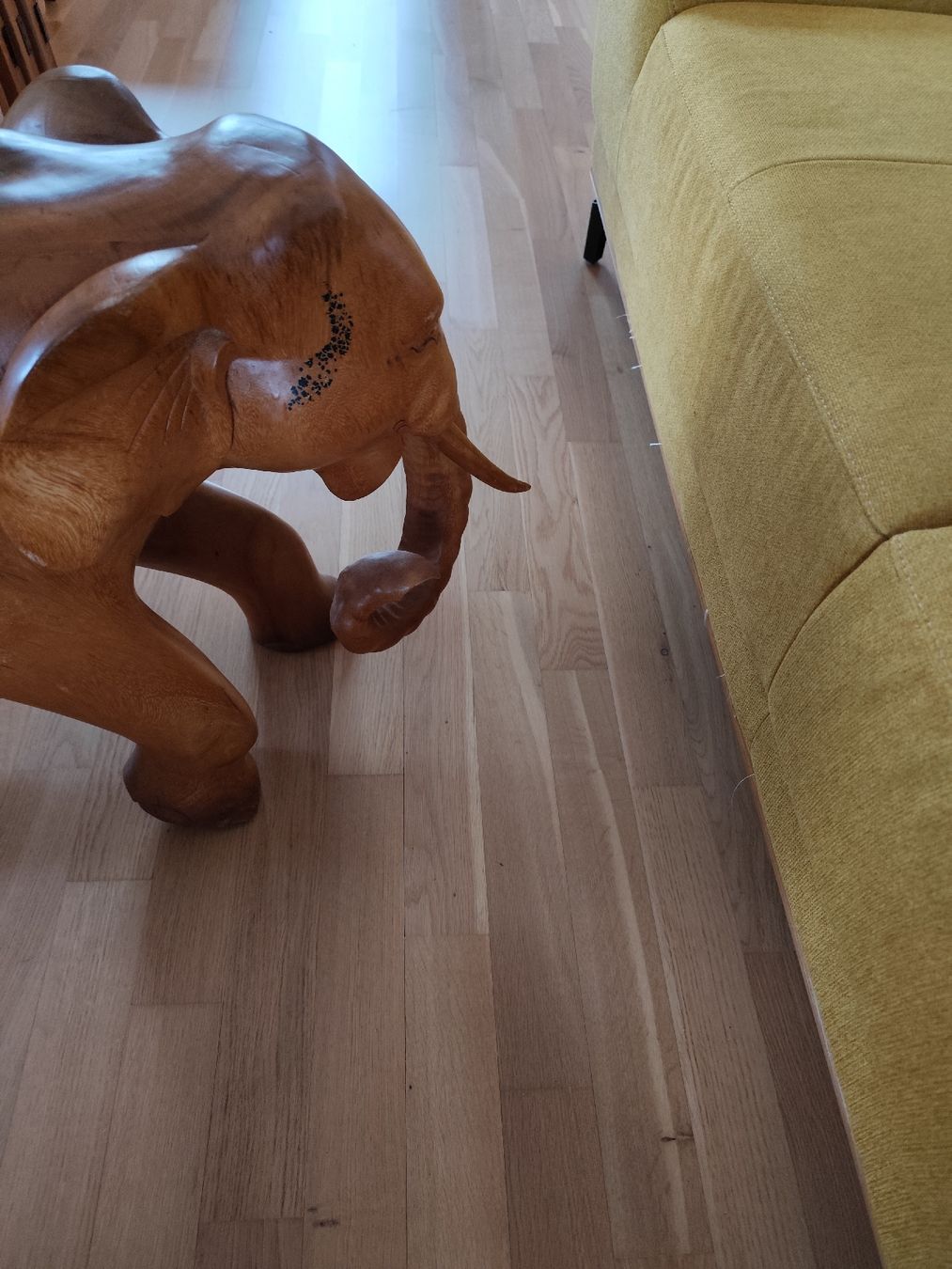 Statuette: Holzelefant  – Usato da Grossdietwil venduto da bie_2bn5 4