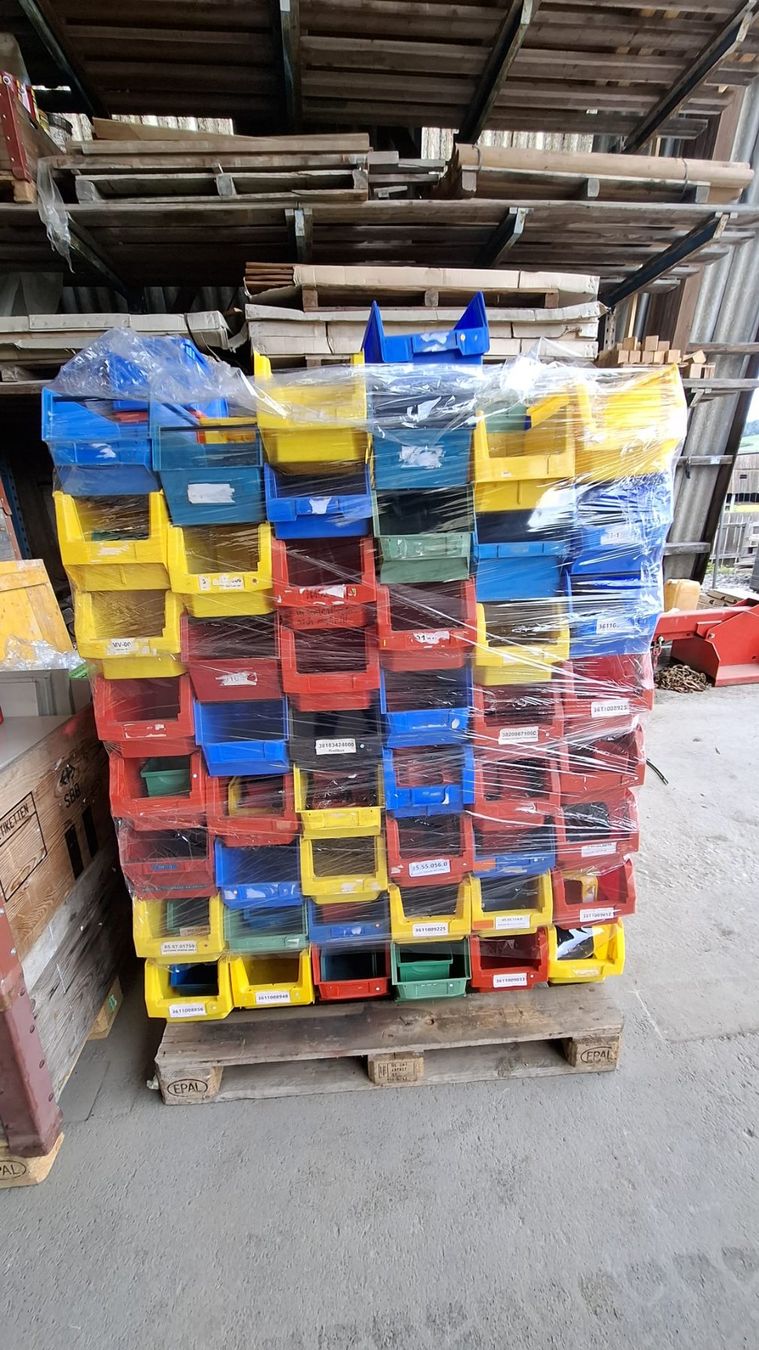 Contenitori & Simili: Large-Palette Sichtlagerboxen / Materialboxen – Usato da Hasle LU venduto da Arag08