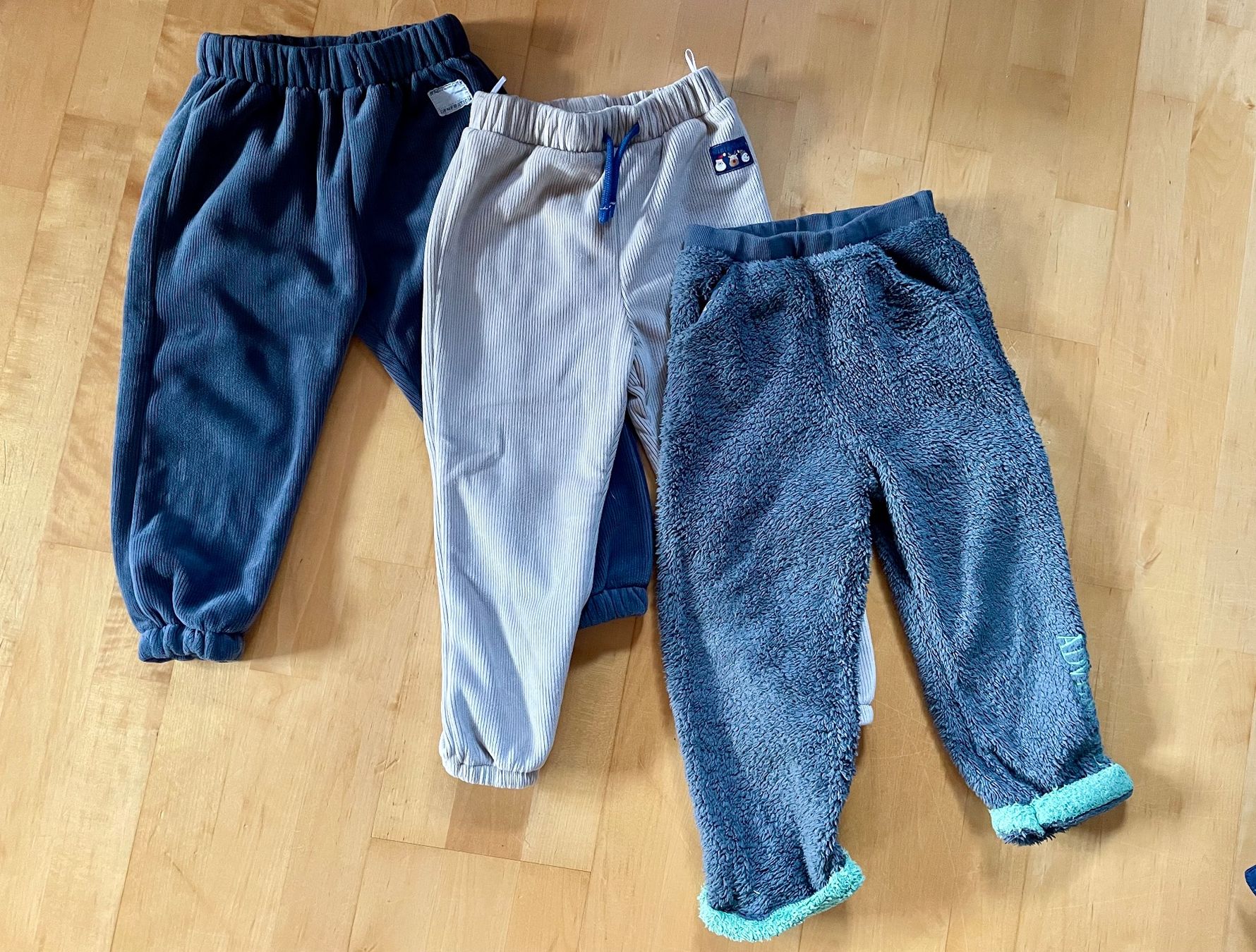 Lotti & Set di vestiti: Hose warm Gr 104 – Usato da Hüntwangen venduto da fra_7nd2