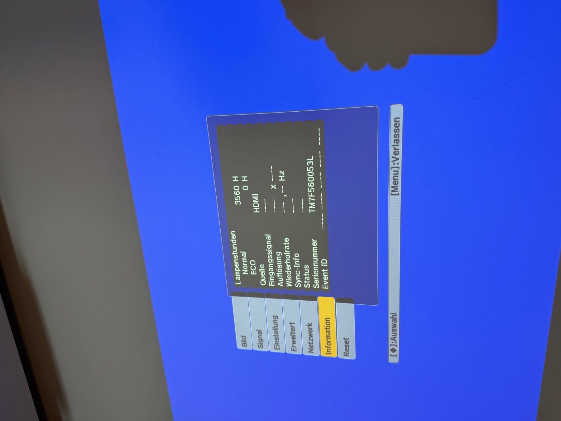 Epson Proiettori: Epson EB-4950WU mit Deckenhalterung – Usato da Saanen venduto da AV_Parts 3