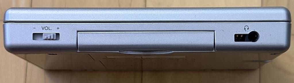 Nintendo Konsolen: Nintendo DS lite silber – Gebraucht aus Volketswil von IT-Mac 3