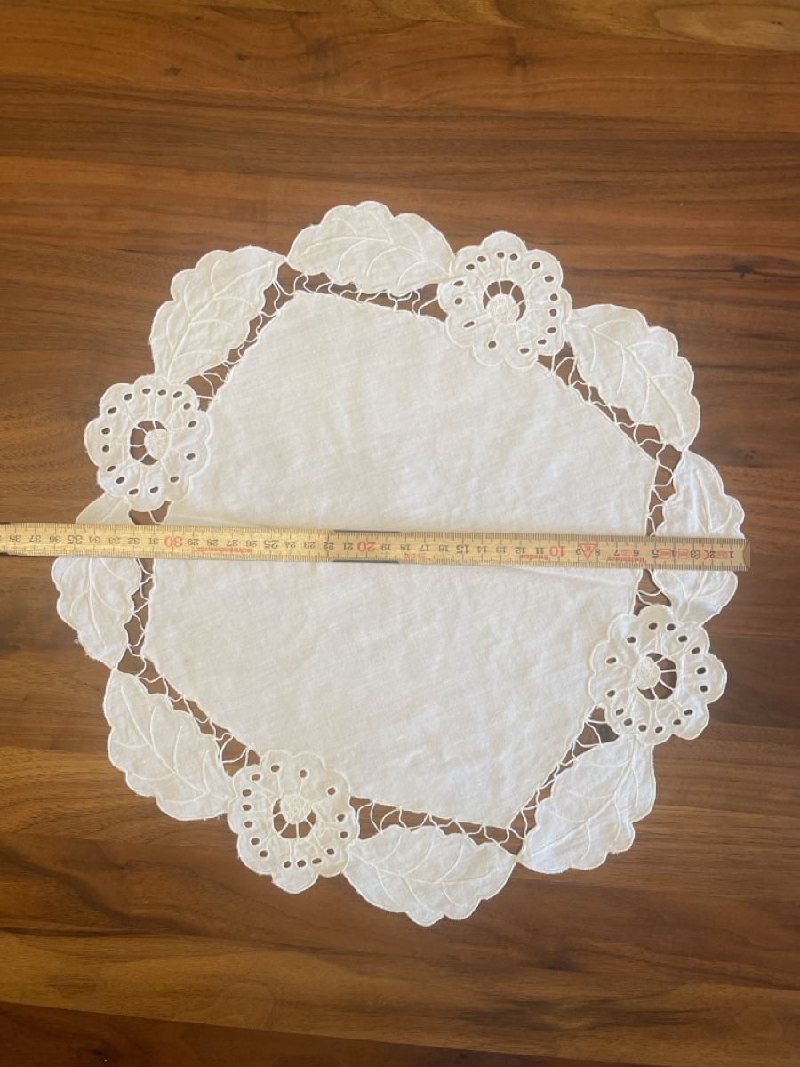 Tutte le decorazioni: Charmantes Deckchen, weiss, Herbstdeko, ca. 34 cm gross – Usato da Adliswil venduto da JadrankaR 1