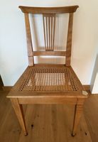Stuhl Massivholz, Rattan Sitz, Stuhlklassiker
