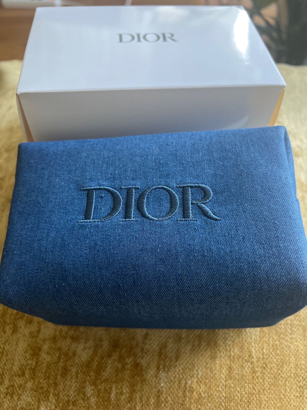 Dior Custodie per cosmetici: DIOR Kosmetiktäschchen Denim NEU – Usato da Uznach venduto da Ya_x7x6 1