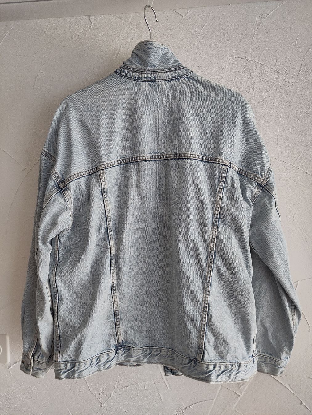 Bershka Jacken: Jeansjacke Gr. M Bershka – Gebraucht aus Affoltern am Albis von T.i.d.e 1