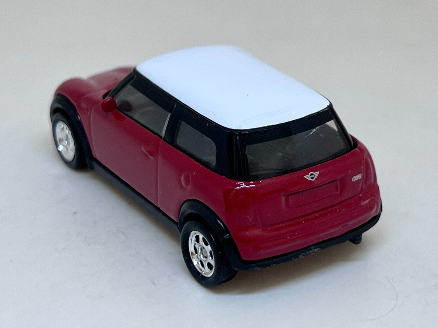 Welly Modellini d'auto: Welly Mini Cooper #599 – Usato da Wildegg venduto da LaaBoutique 2