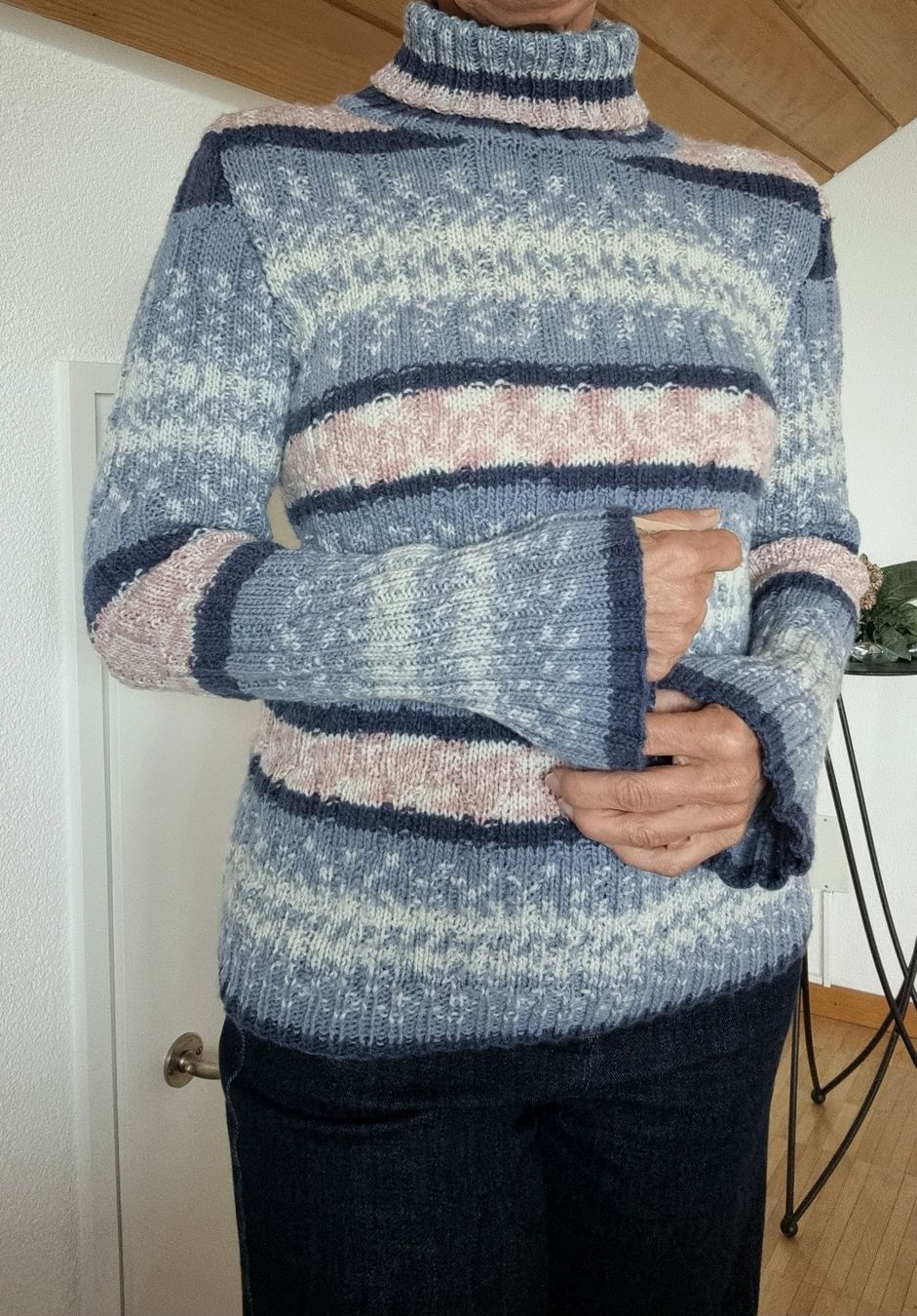 Pulls & Sweat-shirts: In 10 Wochen ist Weihnachten - Unikat Handgestrickt Grösse S – Neuf (Voir description) à Herrliberg par krikra 1