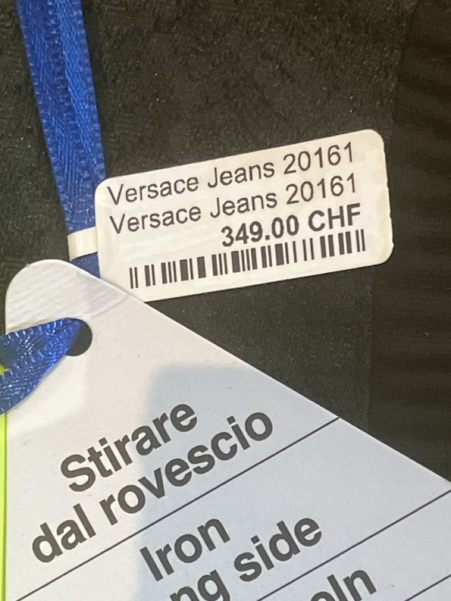 Versace Gonne: Versace Stretch Minirock Gr.40 NEU – Nuovo (secondo la descrizione) da Erlenbach im Simmental! venduto da Simmentaler-Perlen 1