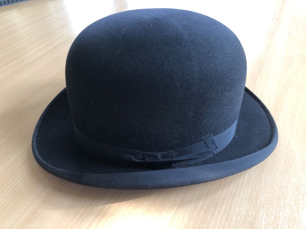 Melonenhut Aus Kunststoff – Schwarz Glitzernd – Karneval Accessoire Für Erwachsene