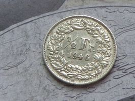 1/2 Fr. 1946 - ABART gleichstehend ((180 Grad)) verdreht