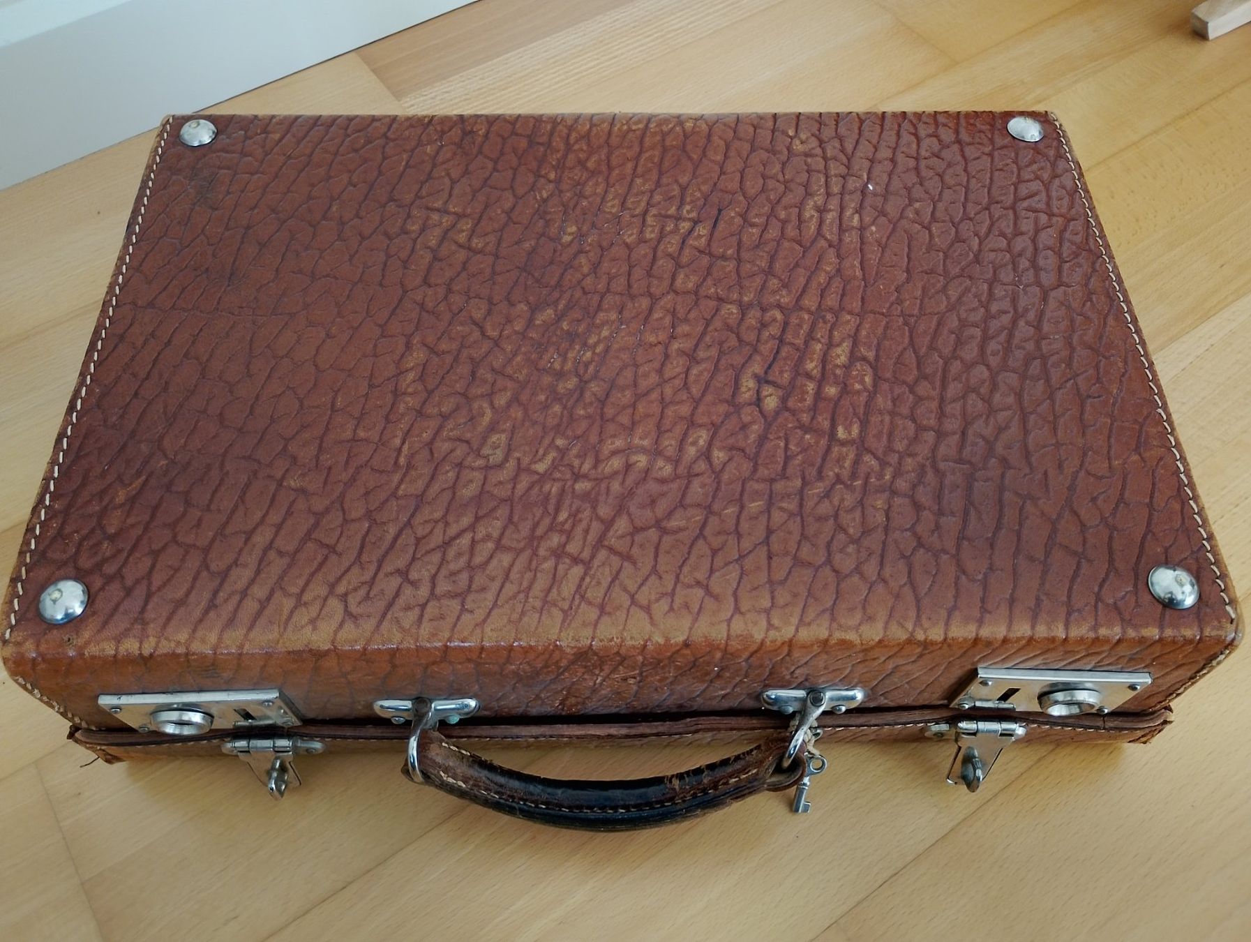 Valises de voyage: Alter Lederkoffer – D'occasion à Ehrendingen par 2Guagua2 2