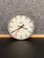 Wanduhr FAVAG Neuchatel Switzerland 12V Alugehäuse