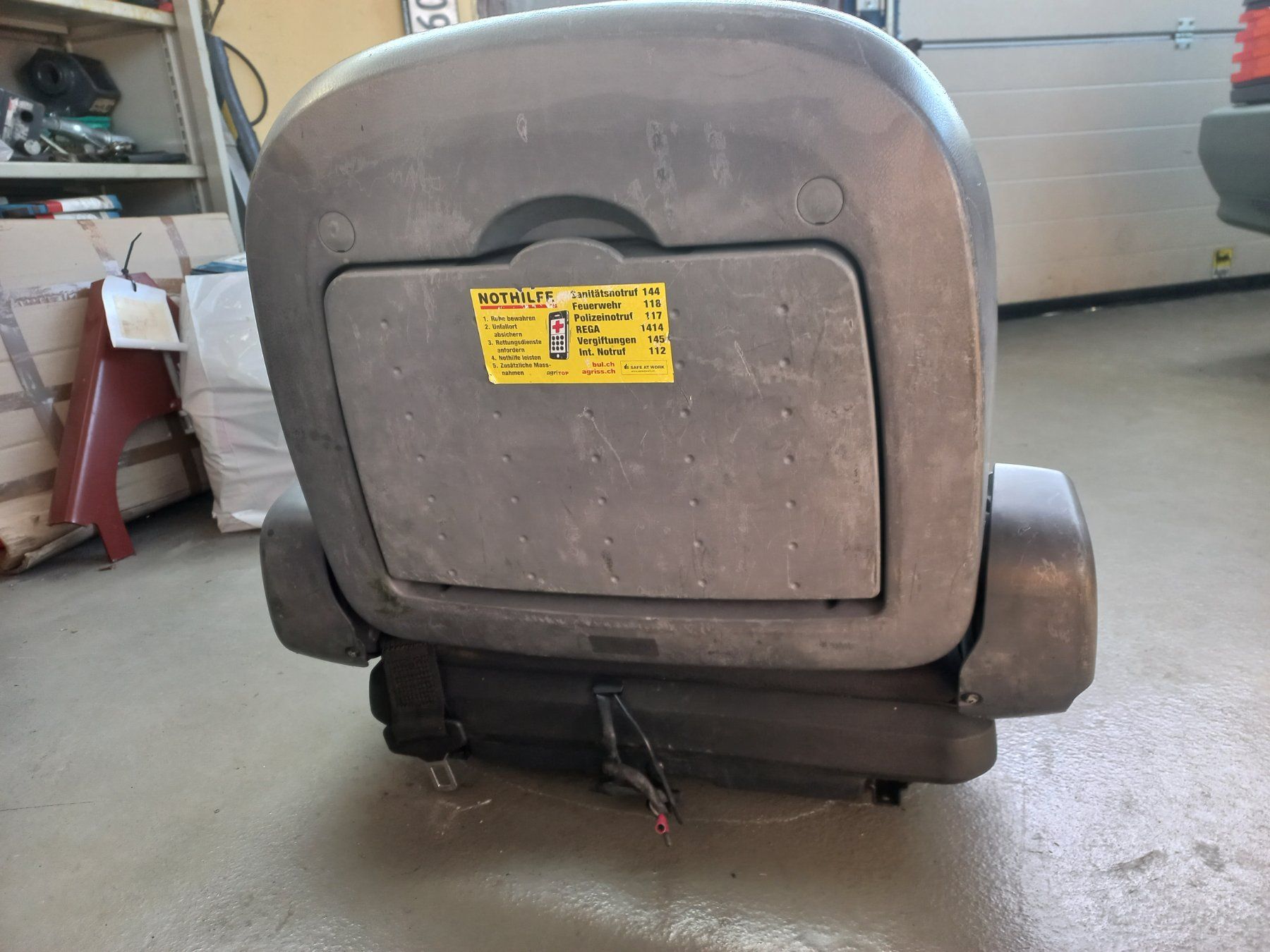 Carrelli elevatori e a forche: Staplersitz Traktorensitz Transporter Stapler Traktor Sitz – Usato da DULLIKEN venduto da Lerchclassicdulliken 5