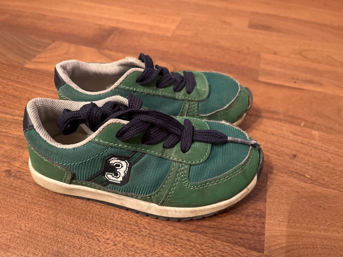 Scarpe per ragazzi: Schuhe 26 Turnschuh – Usato da Andelfingen venduto da estark