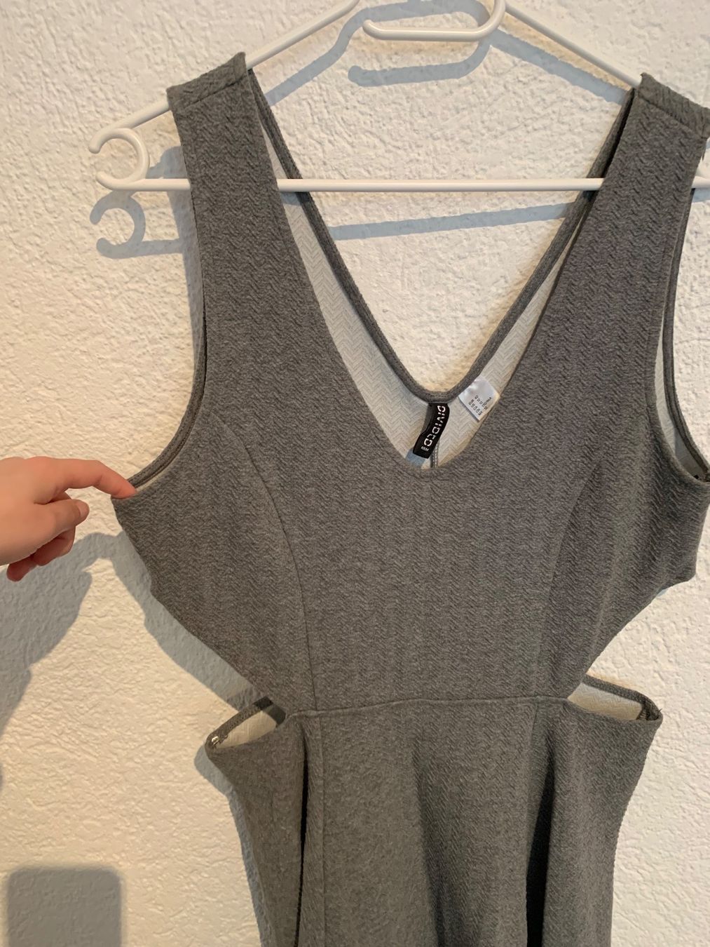 H&M Kleider: H&M Kleid Cut Outs grau Gr. M / L – Gebraucht aus Fislisbach von KolibriSecondhand 3