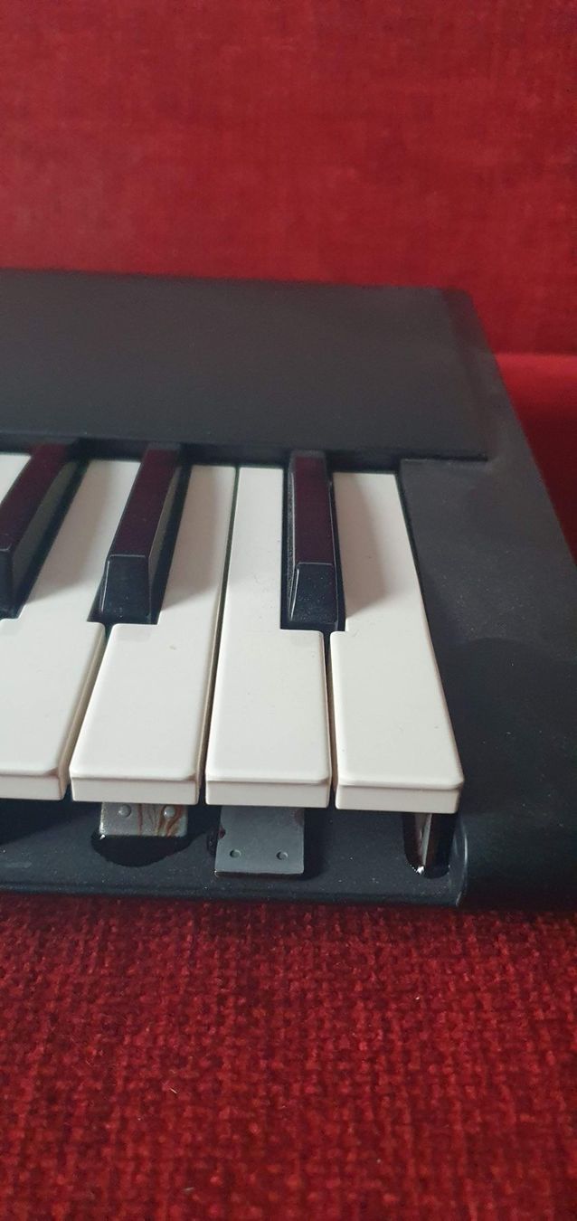 Roland Musikinstrumente: Roland D70 – Defekt aus Ecublens VD von  5