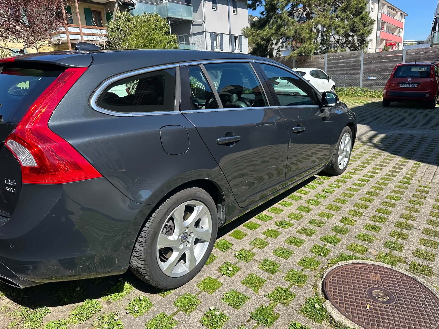 Automobili: VOLVO V60D6 pluge in hybride  – Usato da Hauterive NE venduto da ghu_cn6d 6