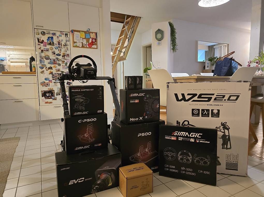PC: High-End SimRacing Setup - Simagic – Usato da Pfyn venduto da Micaking
