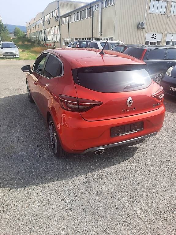 Autos: Renault Clio 4 RS Line 130cv – Neuf avec emballage d'origine à Boudry par c2r2 3