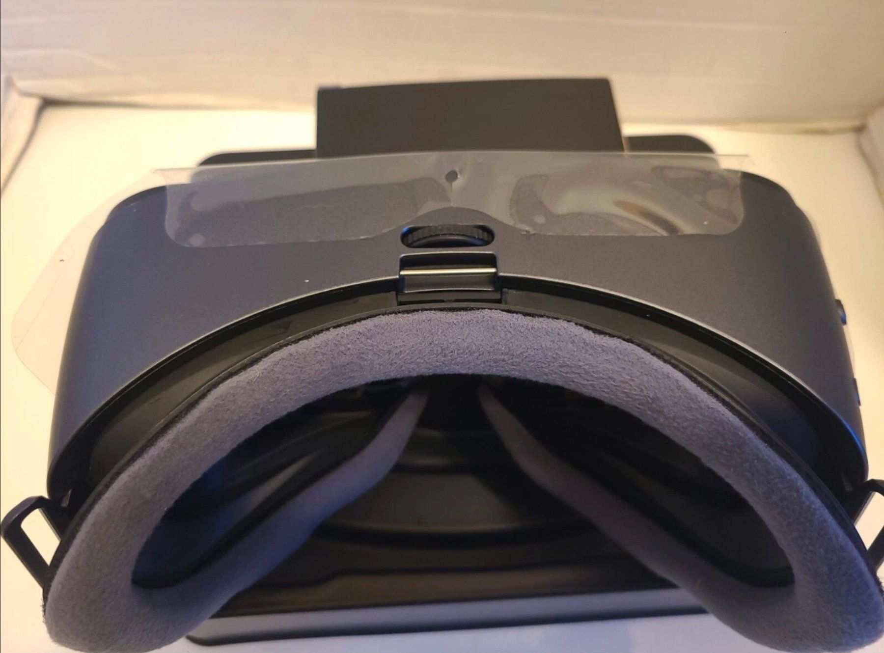 Samsung VR Brille: Samsung Gear VR mit Controller neu – Gebraucht aus Zürich von Pancake187 4