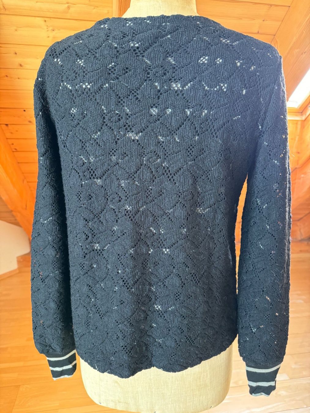 Maglioni & Felpe: Cooler, schwarzer Damenpullover, Gr. M – Nuovo e nell'imballaggio originale da Stäfa venduto da Mofi8712 1