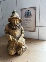 Holzflasche Mann mit Axt handgeschnitzt Sitzfigur ca. 25cm